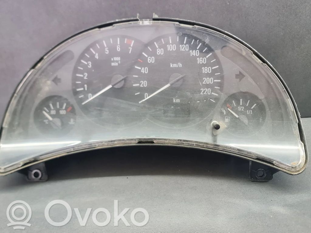 Opel Corsa C Kello 