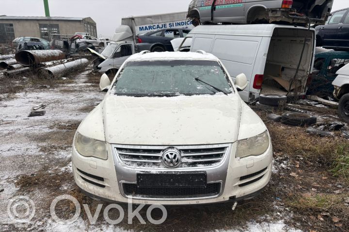 Volkswagen Touareg I Finestrino laterale posteriore 