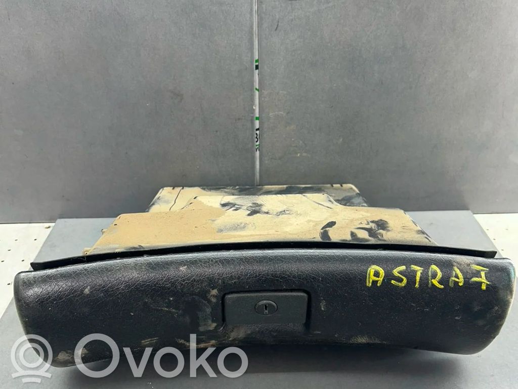 Opel Astra F Juego guantera 
