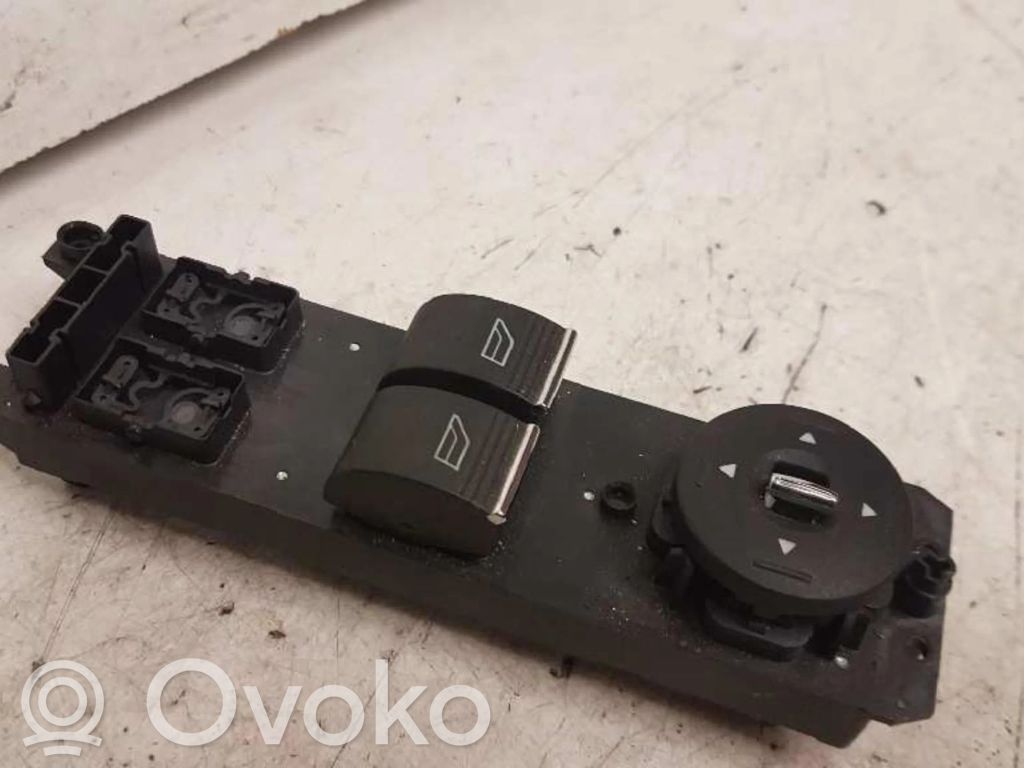 Ford Fiesta Electric window control switch 