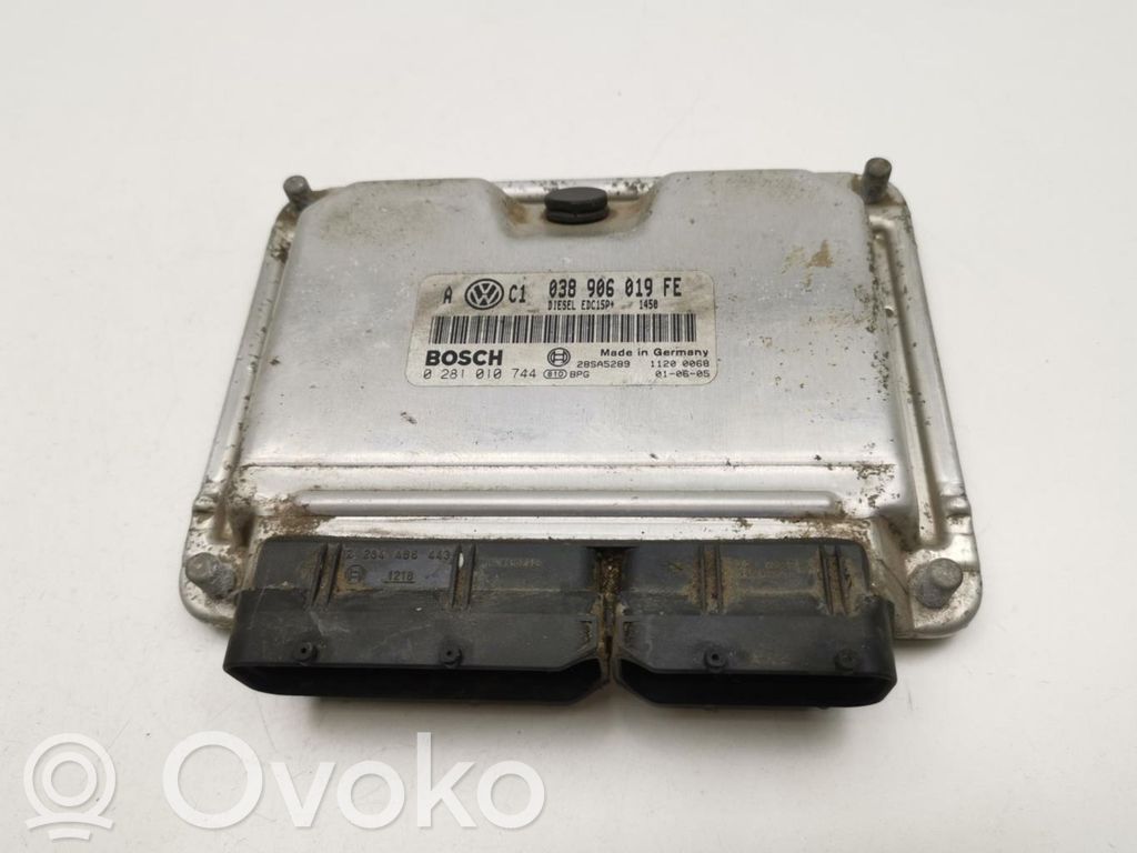 Volkswagen Golf V Engine control unit/module ECU 