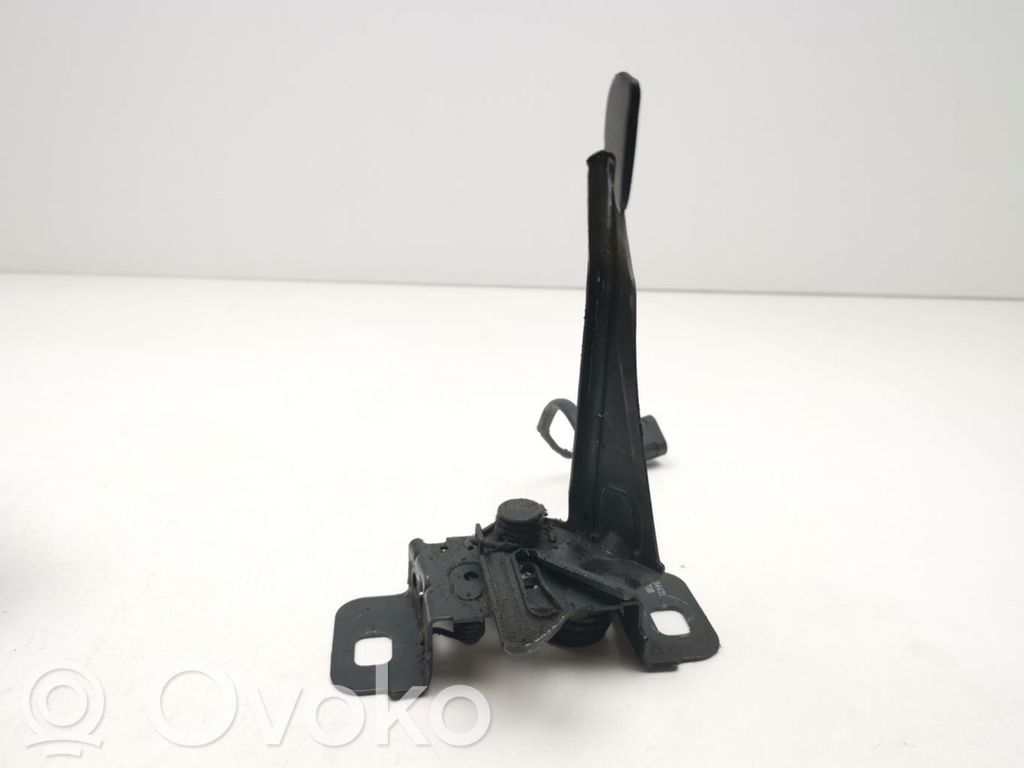 Opel Mokka Tie down hook / loop 