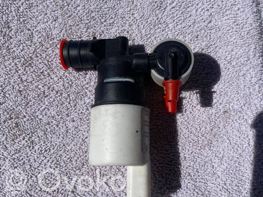 Peugeot 308 Windscreen/windshield washer pump 