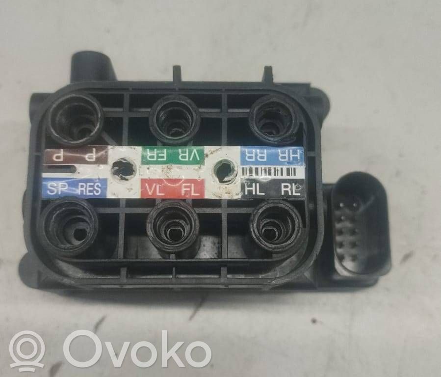 Audi A6 S6 C7 4G Bloqueo de la válvula de la suspensión neumática trasera 