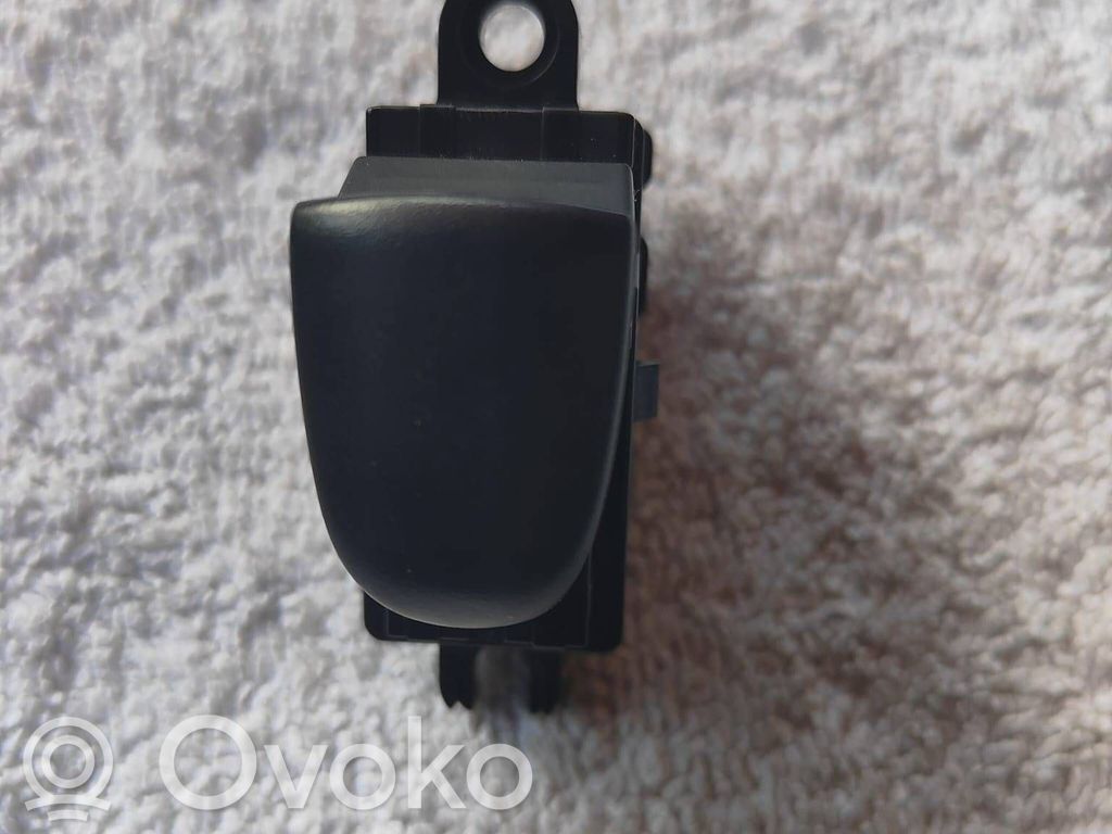 Nissan Qashqai Przyciski szyb 