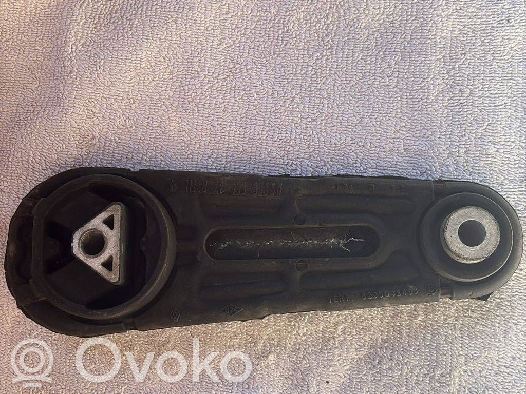 Renault Clio III Engine mount bracket 