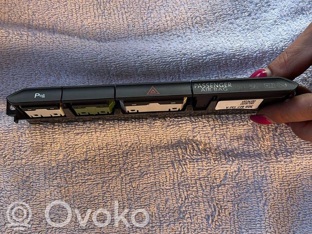 Volkswagen PASSAT B8 Botón interruptor de luz de peligro 