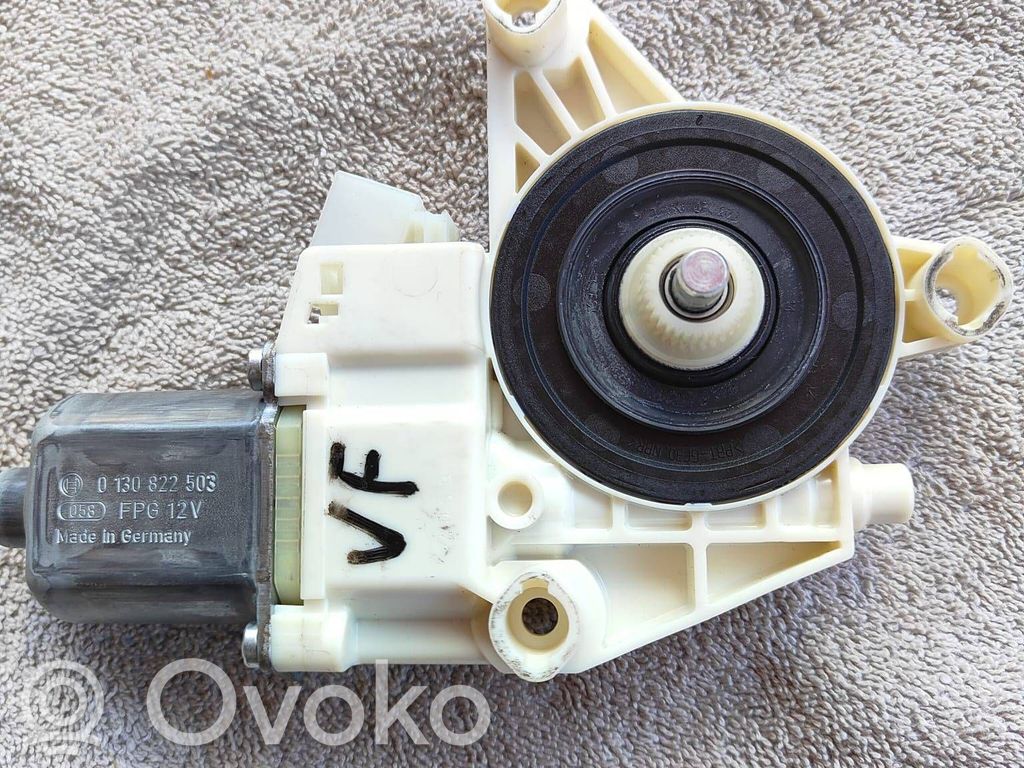 Mercedes-Benz E W212 Silnik regulatora szyby drzwi przednich 