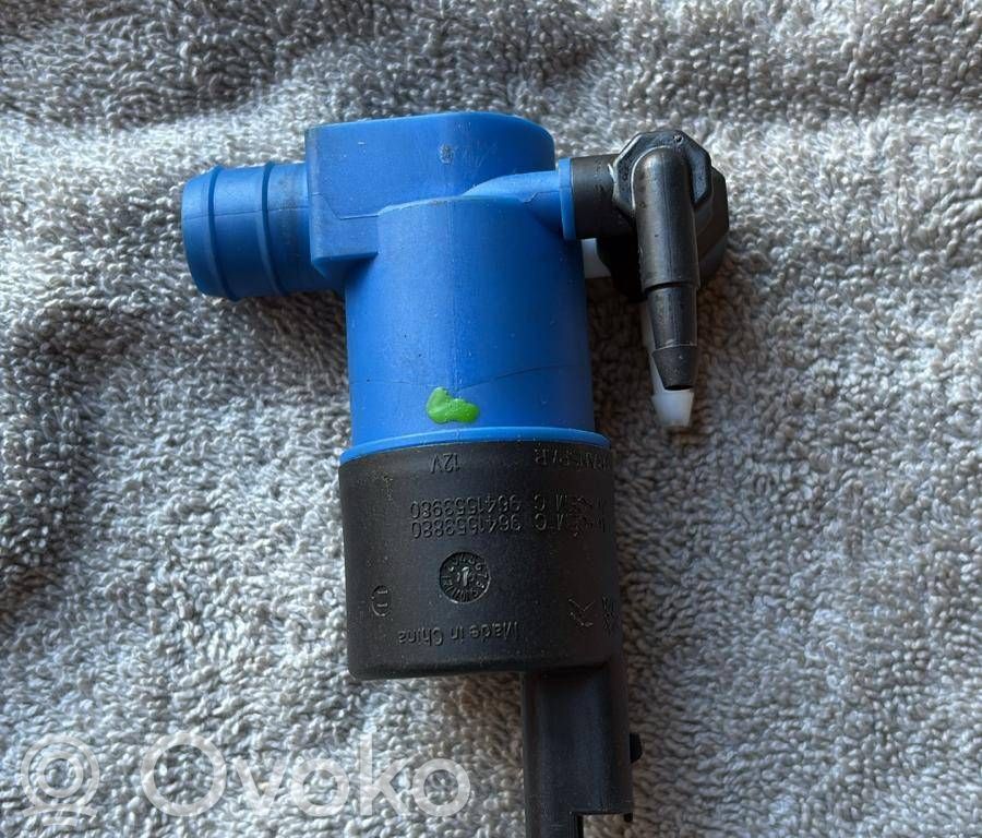 Renault Clio IV Windscreen/windshield washer pump 