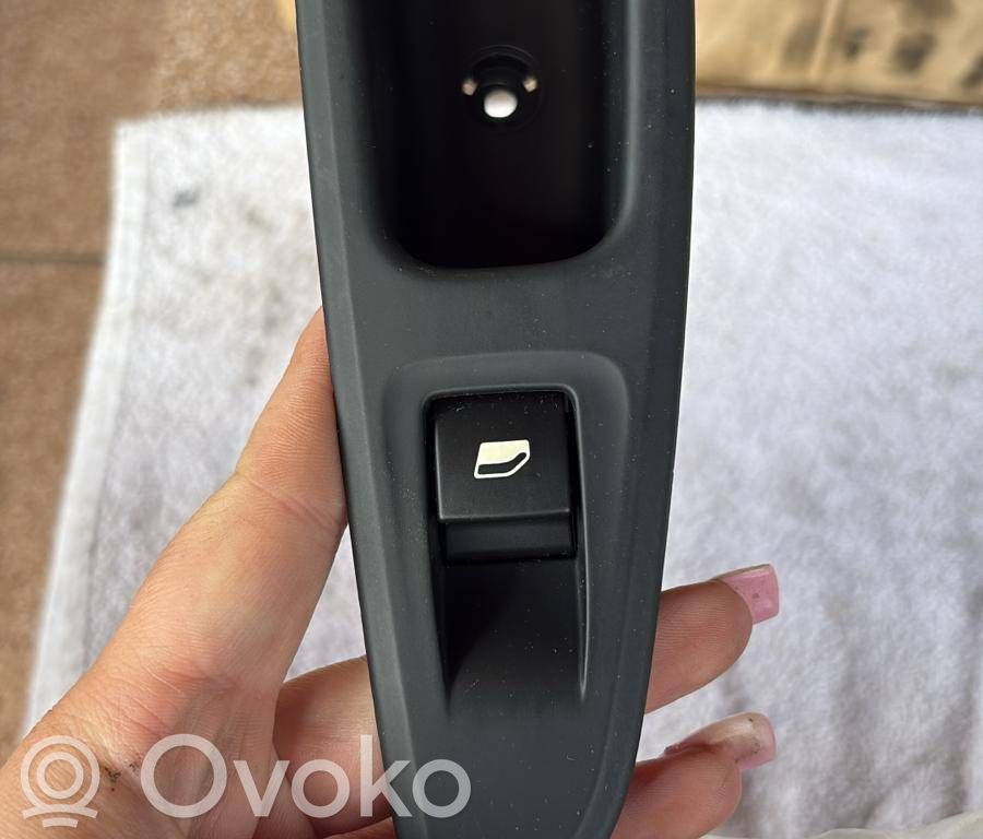 Peugeot 308 Electric window control switch 