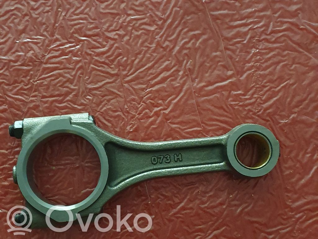 Nissan Navara D22 Connecting rod/conrod 