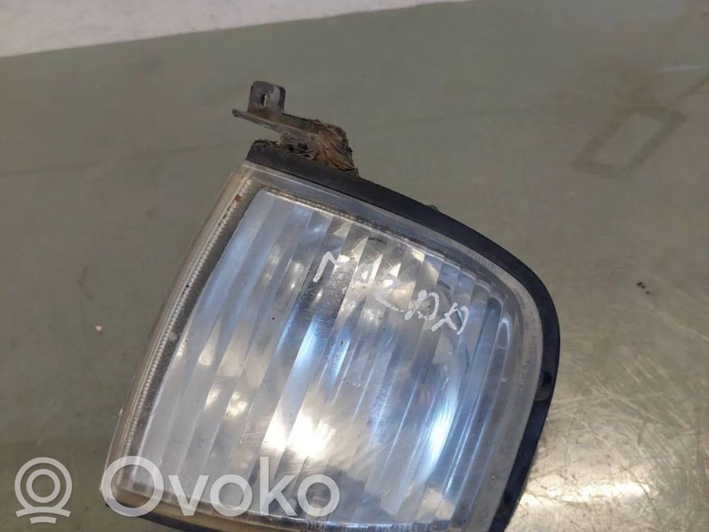 Mazda B2500 Clignotant de pare-chocs avant 