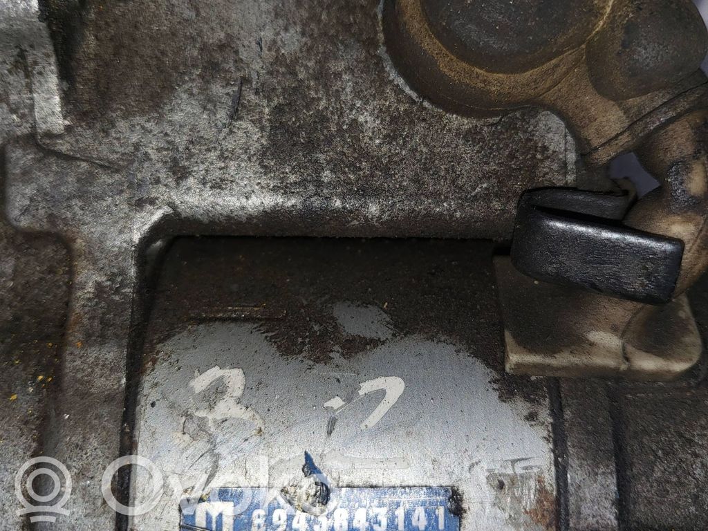 Opel Monterey Starteris 