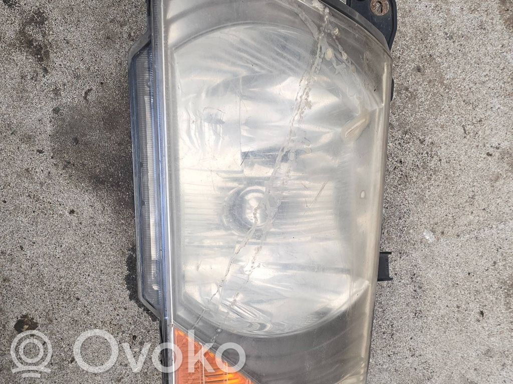 Mitsubishi Pajero Headlight/headlamp 