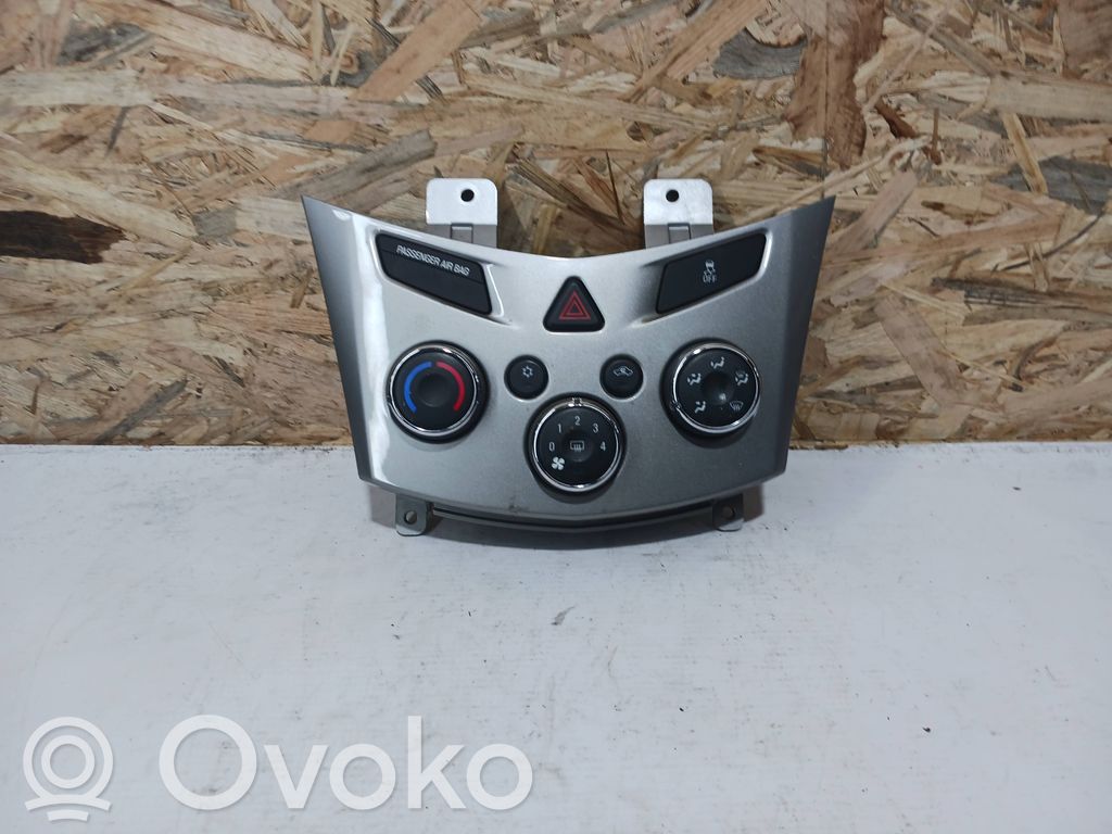 Chevrolet Trax Climate control unit 