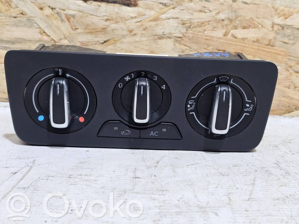 Audi A1 Climate control unit 