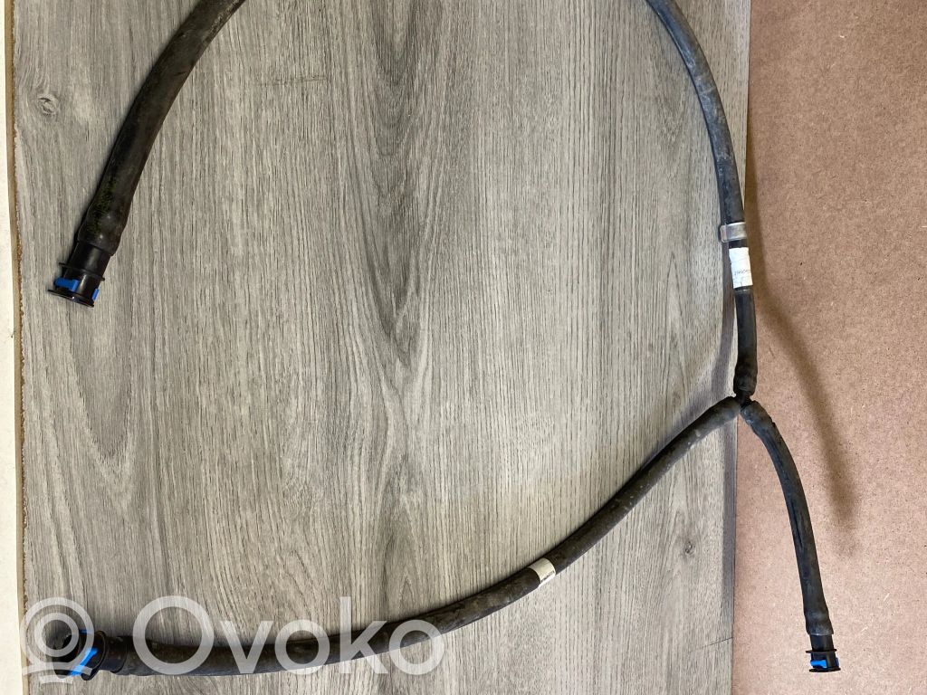 Headlight washer hose/pipe