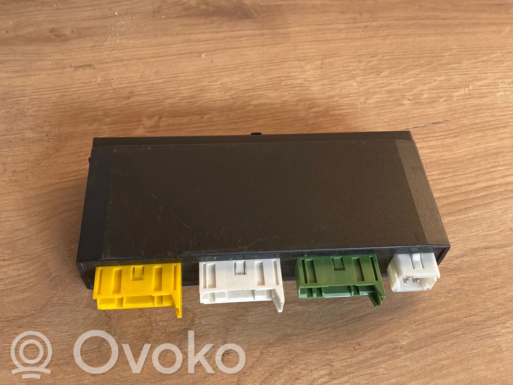 BMW 7 E32 Module confort 