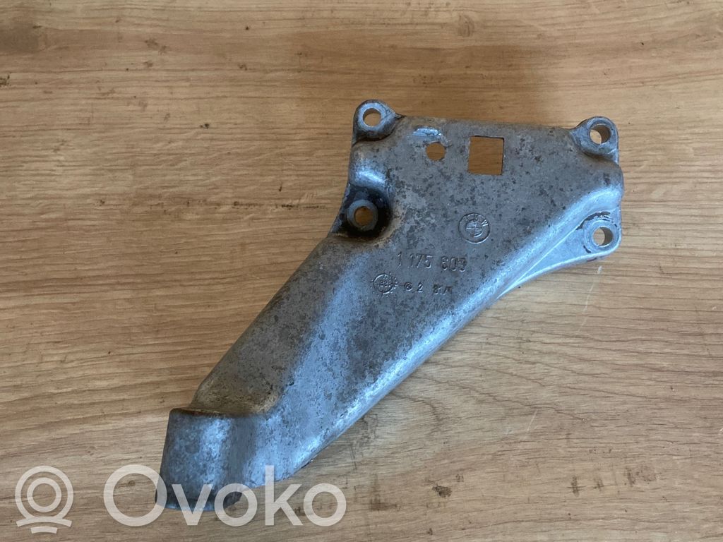 Engine mounting bracket   1175603