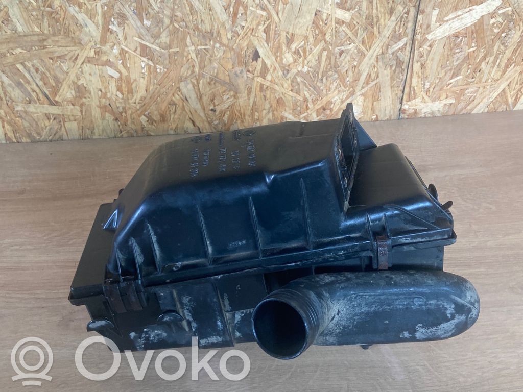 Volkswagen Golf II Obudowa filtra powietrza 