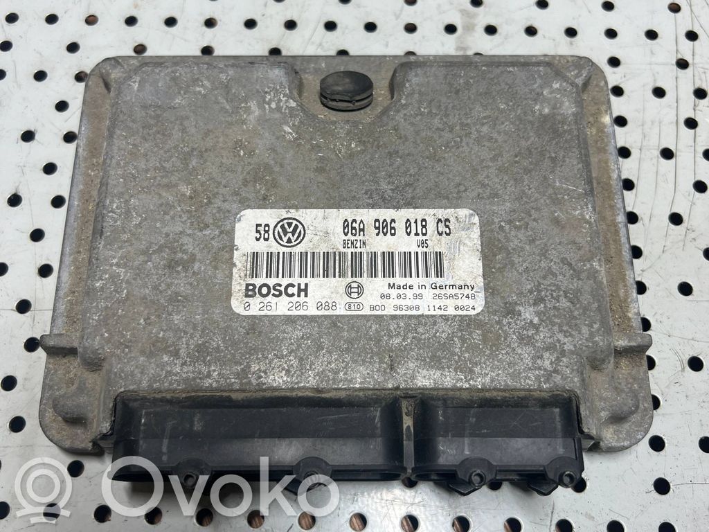 Volkswagen Golf IV Engine control unit/module 