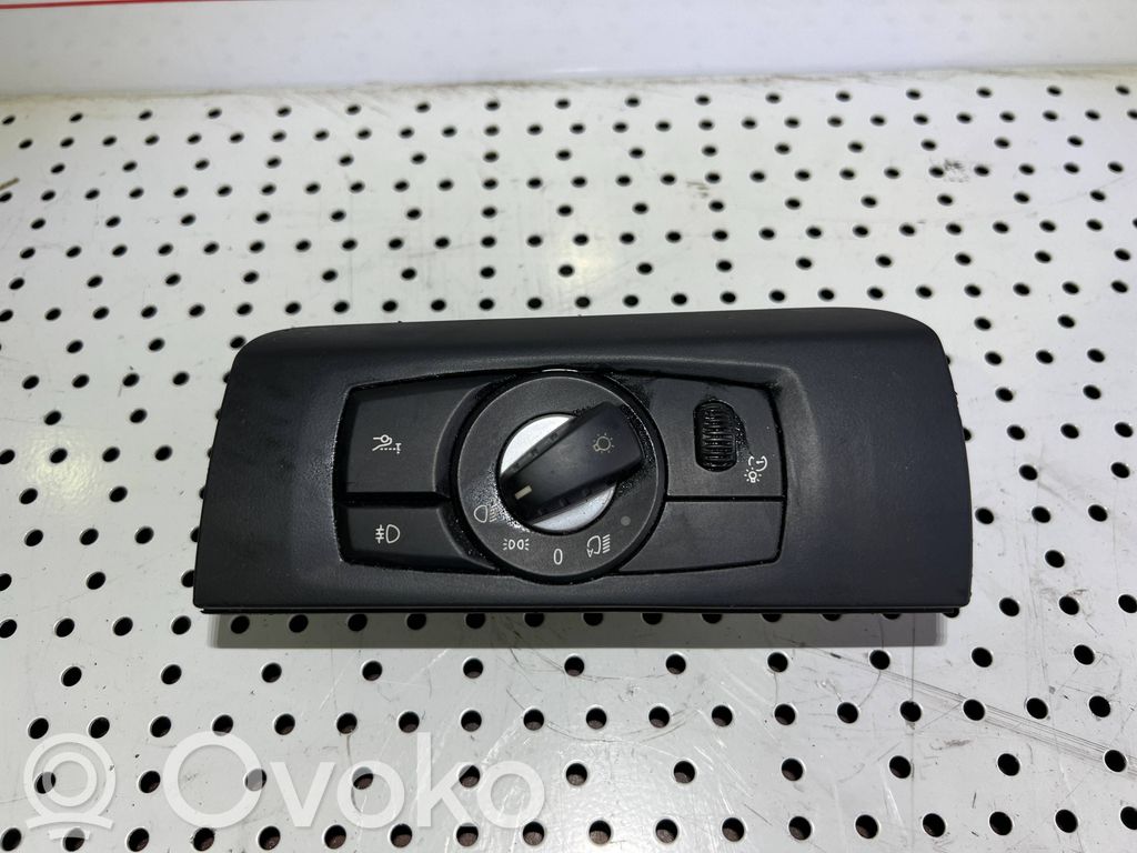 Light switch   913558002