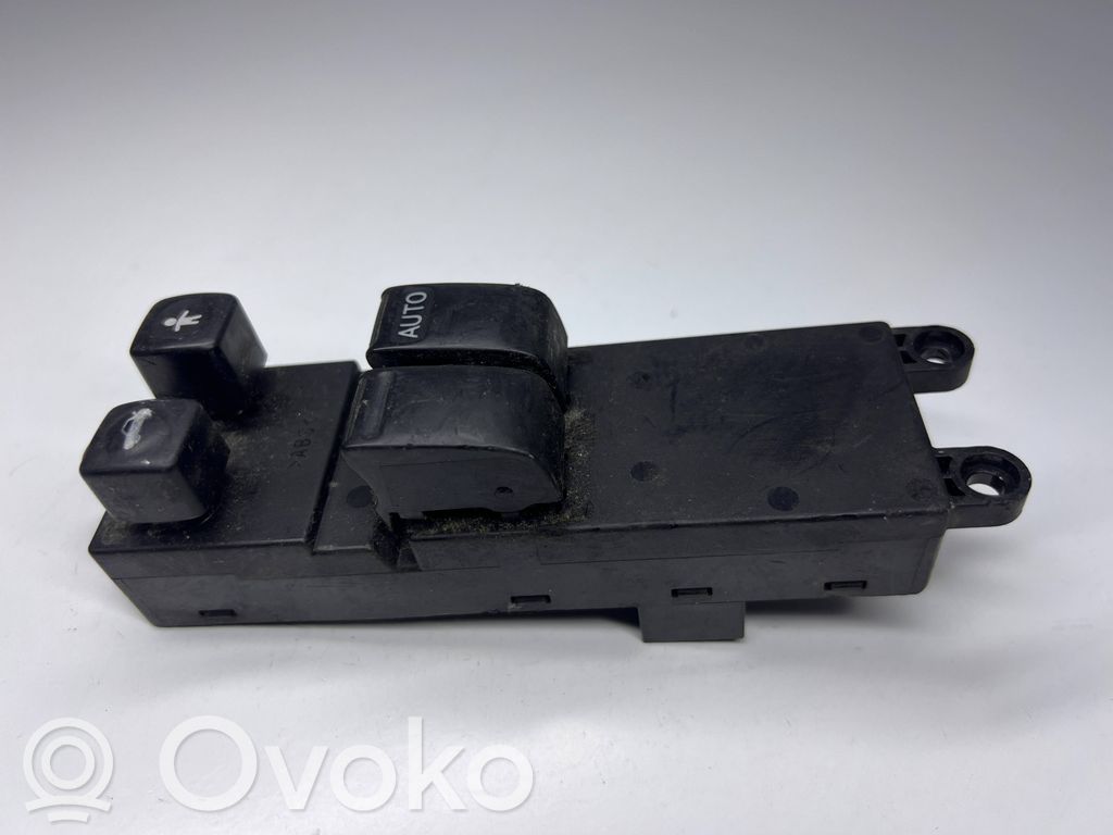 Nissan Primera Przyciski szyb 