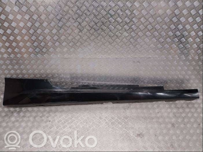 BMW 8 G14 Kynnyksen/sivuhelman lista 