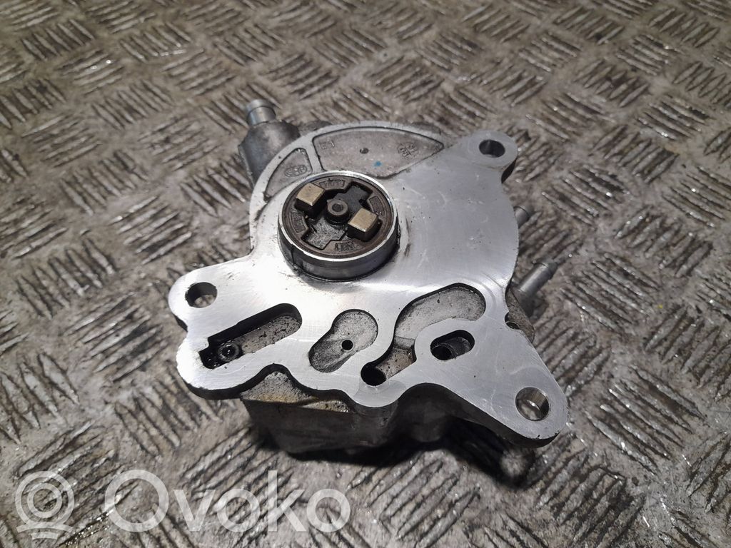 Audi A3 S3 8P Vacuum pump 