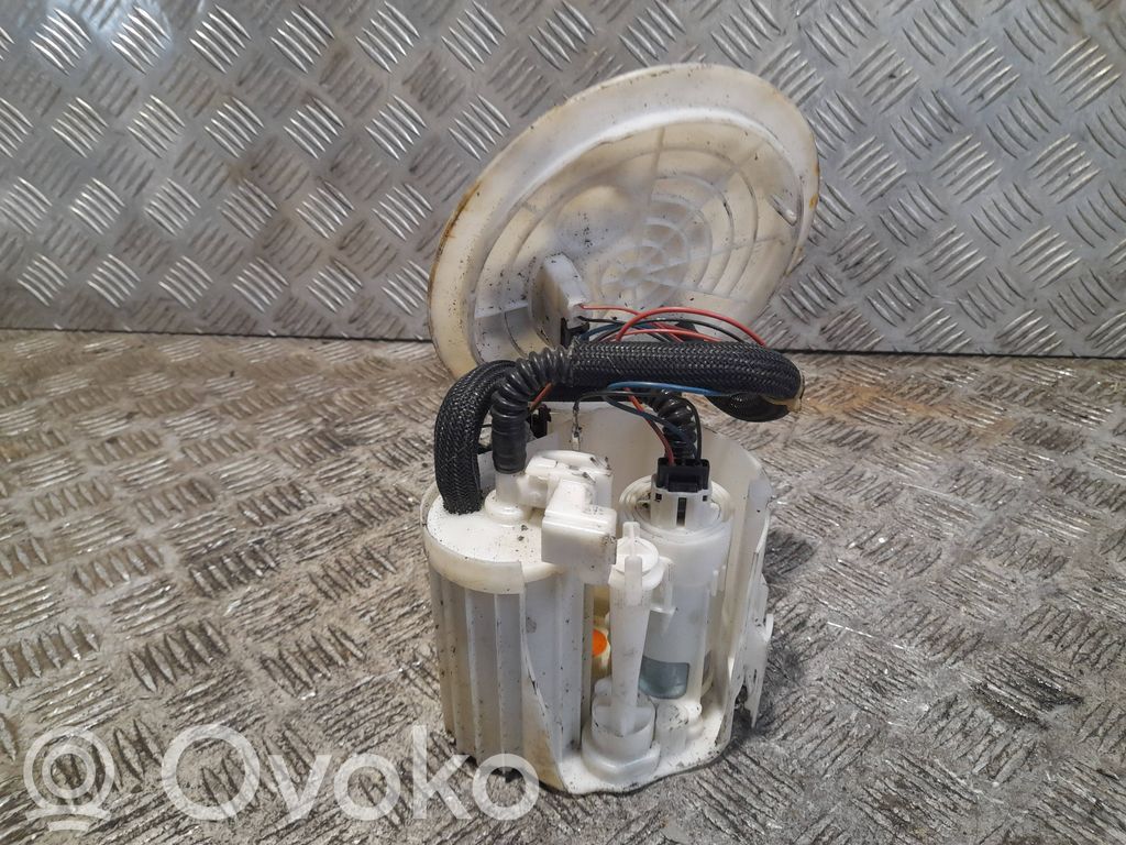 Opel Astra H Pompa paliwa w zbiorniku 