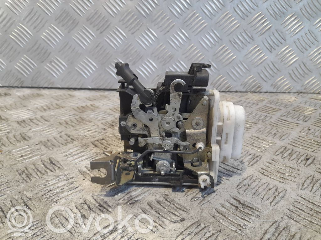 Etuoven lukko   8D2837016F
