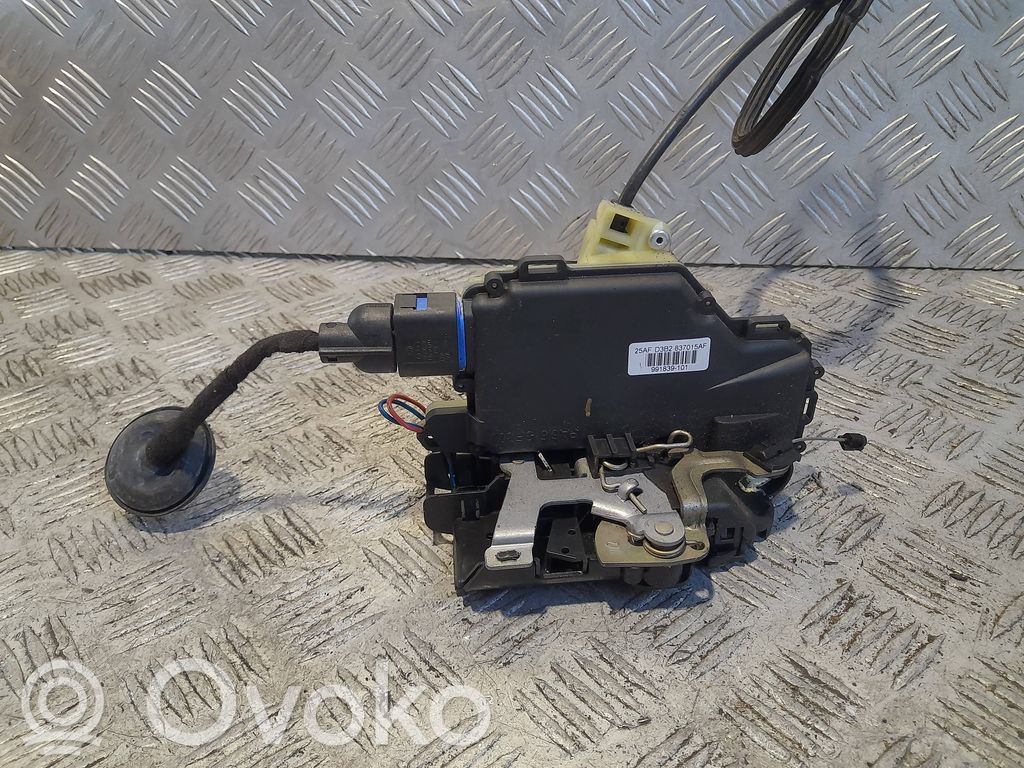 Volkswagen Polo IV 9N3 Front door lock 