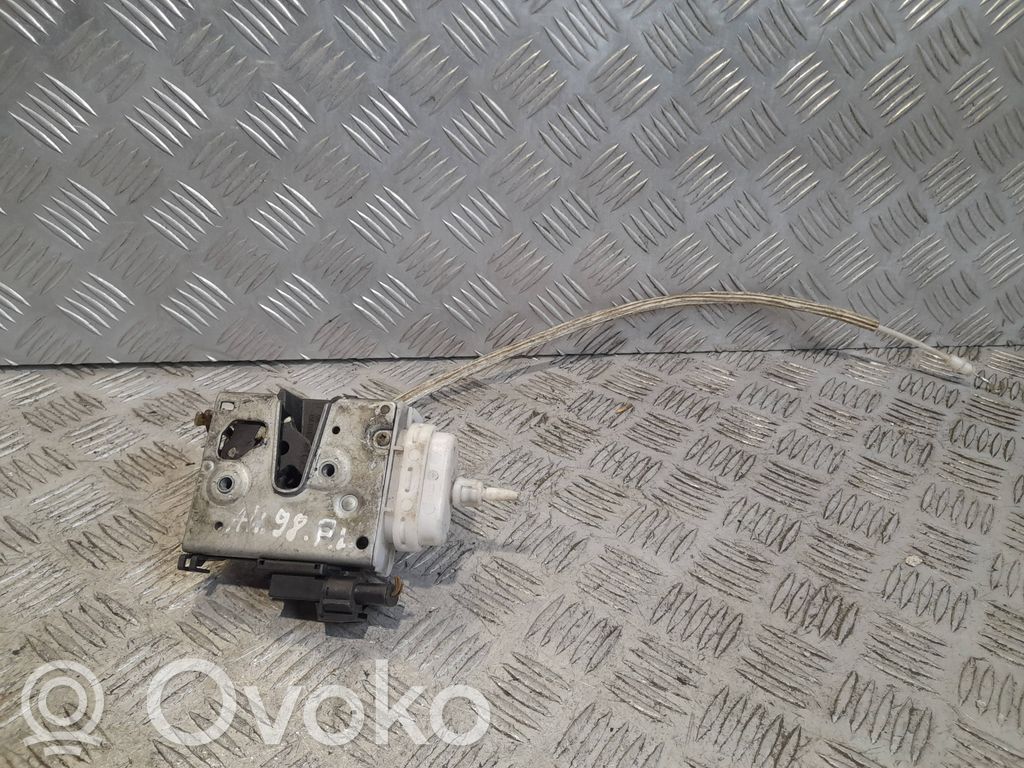 Audi A4 S4 B5 8D Etuoven lukko 