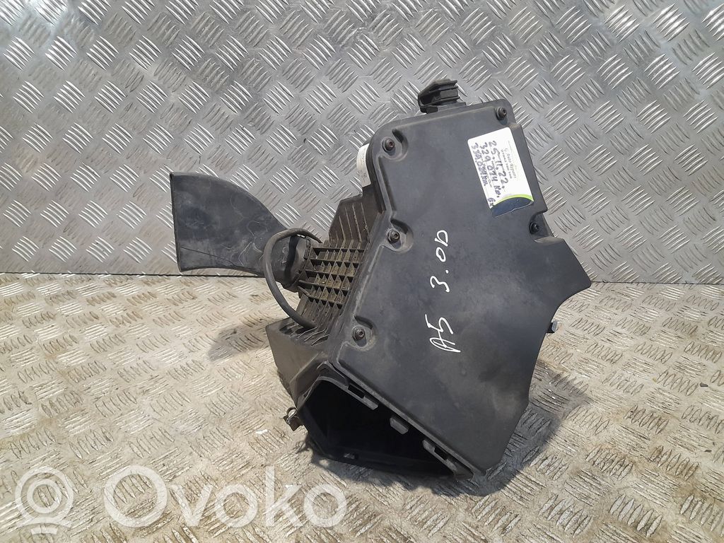Audi A5 8T 8F Obudowa filtra powietrza 