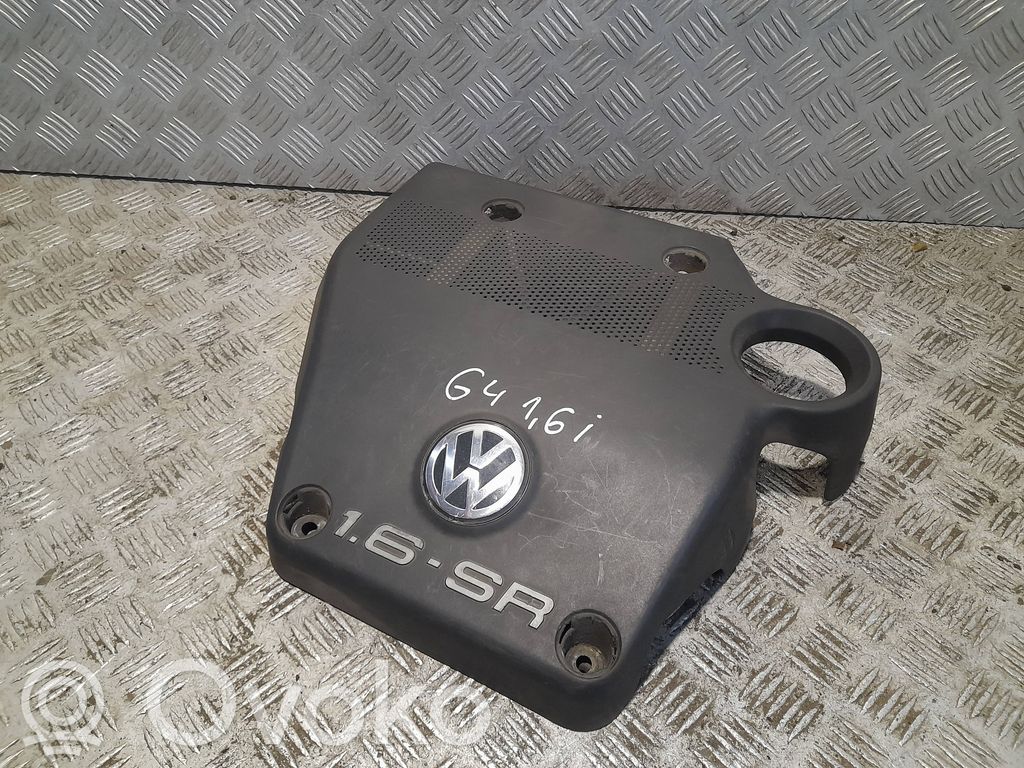 Volkswagen Golf IV Motorabdeckung 