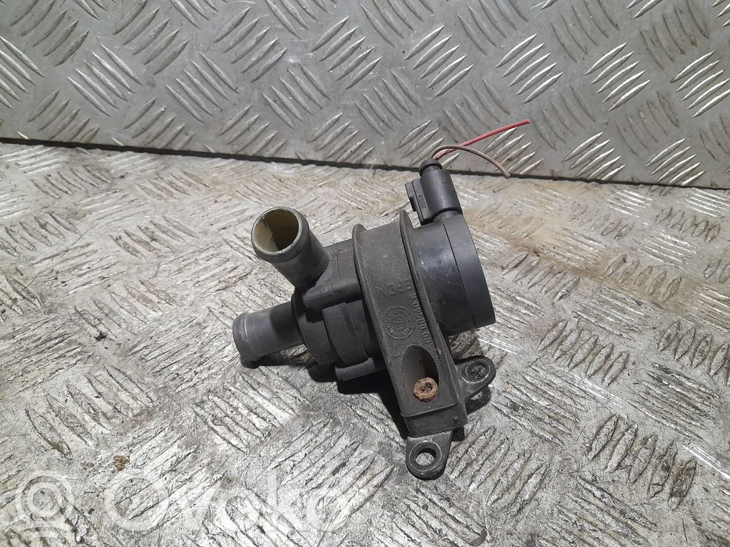 Audi A4 S4 B8 8K Pompa cyrkulacji / obiegu wody 