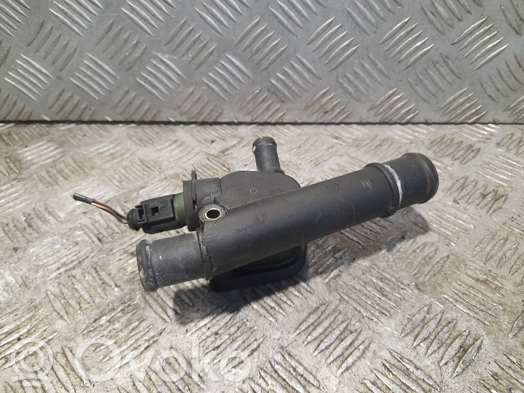 Audi A4 S4 B6 8E 8H Carcasa del termostato 