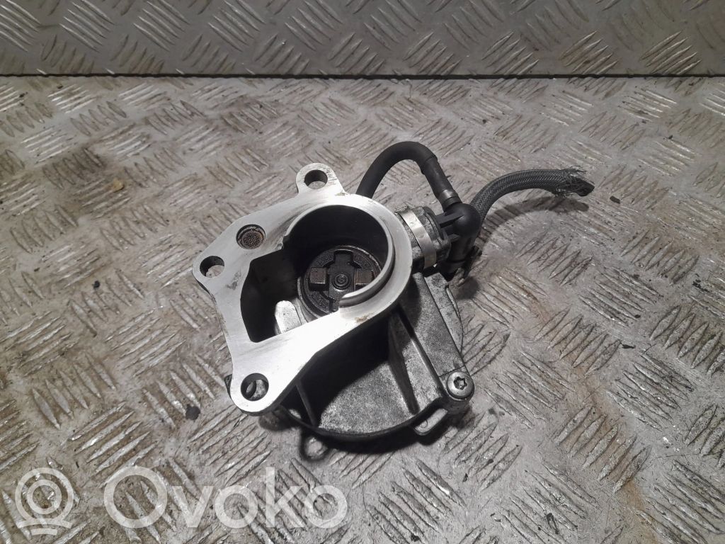 Renault Trafic II (X83) Bomba de vacío 