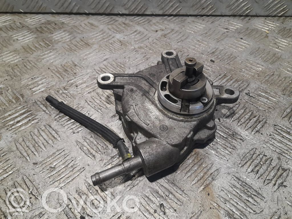 Toyota Avensis T270 Vacuum pump 