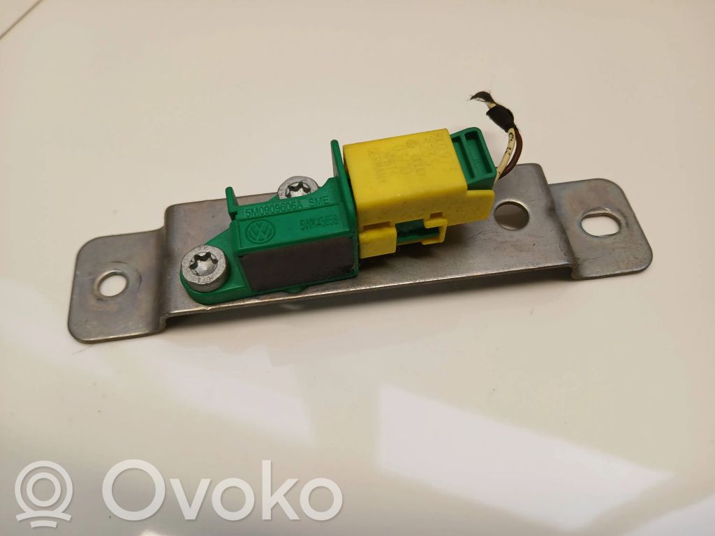 Volkswagen Touran I Airbag deployment crash/impact sensor 