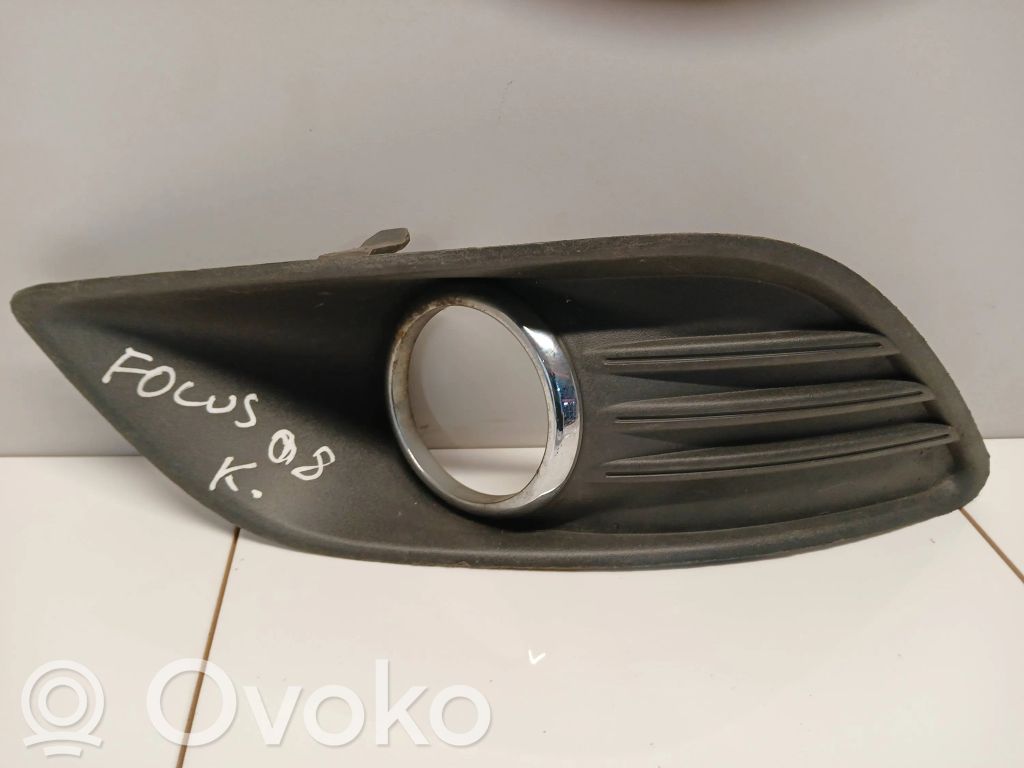 Ford Focus Etusumuvalon ritilä 