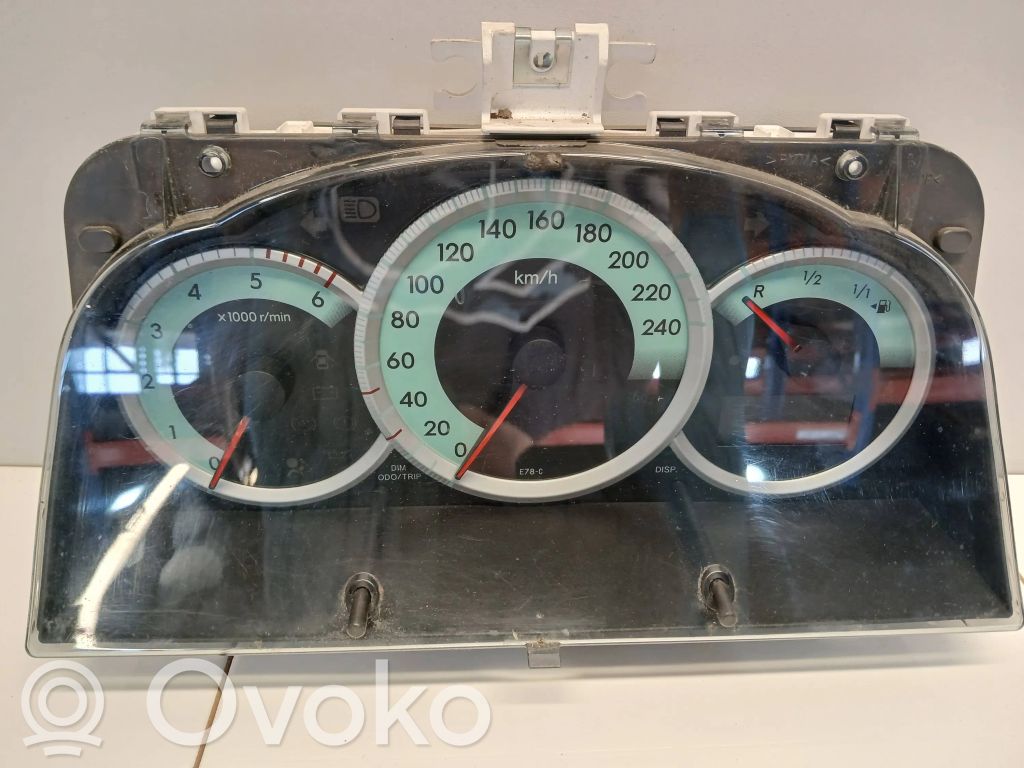 Toyota Corolla Verso AR10 Speedometer (instrument cluster) 