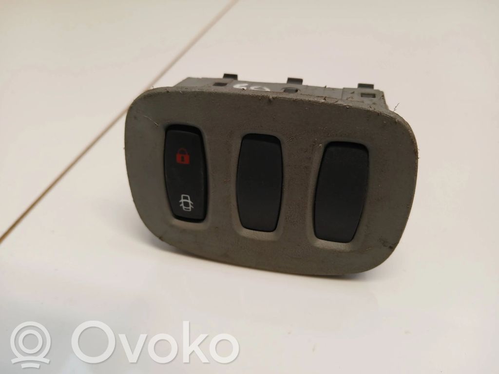Opel Vivaro Central locking switch button 