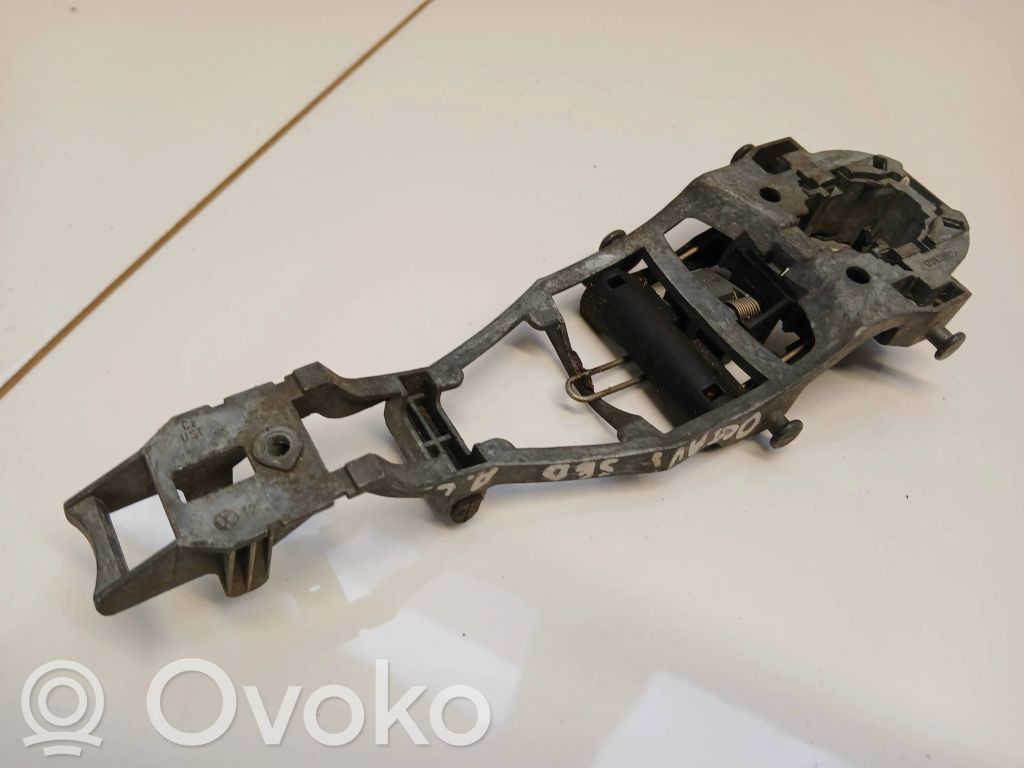 Skoda Octavia Mk2 (1Z) Etuoven ulkokahva 