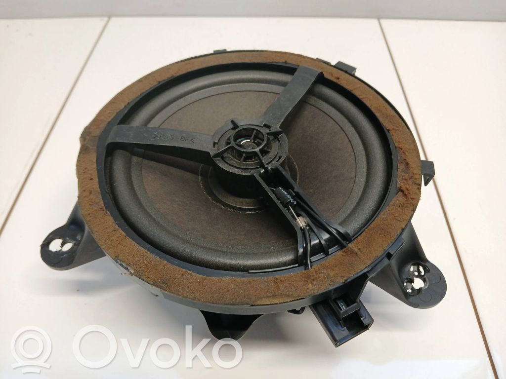 Volvo XC90 High frequency speaker in the rear doors 