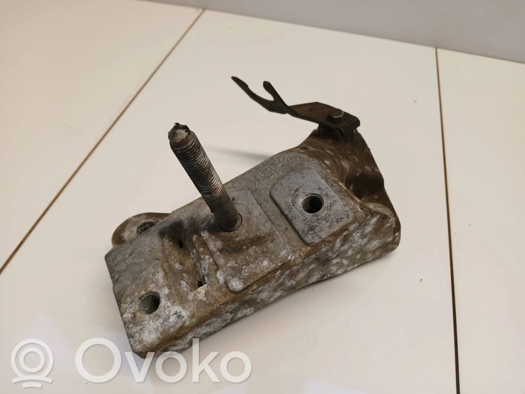 Ford Galaxy Engine mounting bracket 