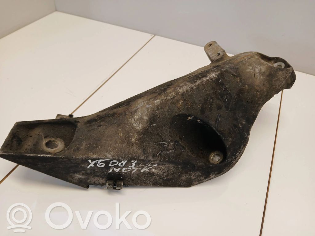BMW X5 E70 Engine mounting bracket 