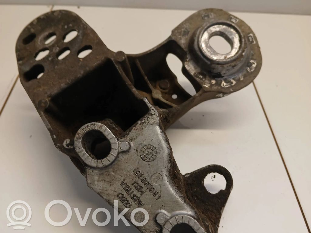 Audi A4 S4 B5 8D Engine mounting bracket 
