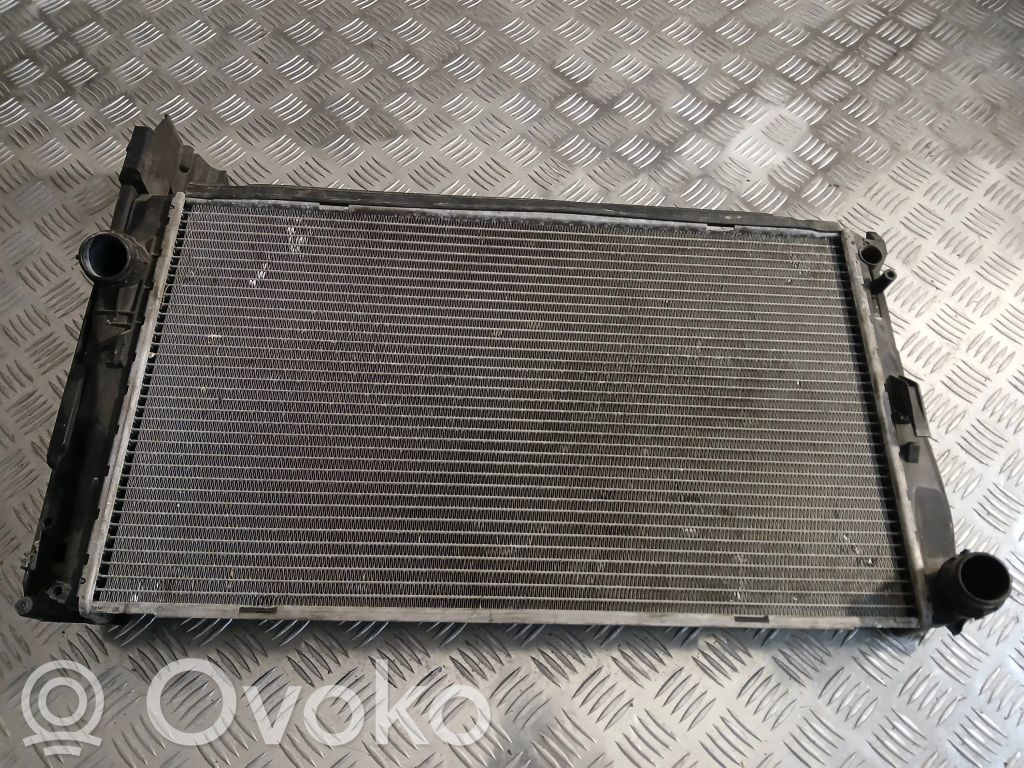 BMW 1 E81 E87 Aušinimo skysčio radiatorius 