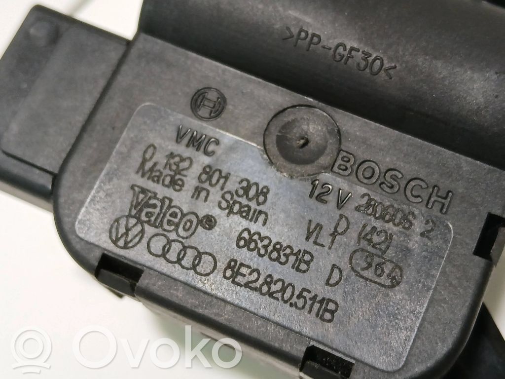 Audi A4 S4 B7 8E 8H Silniczek nagrzewnicy 